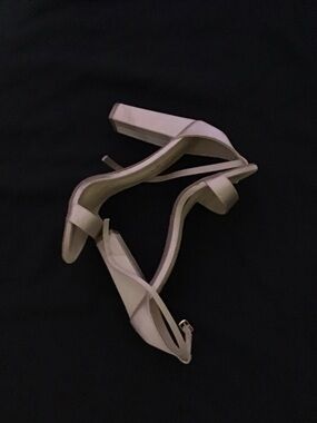 Women’s Strappy Block Heel Sandals in Light Pink